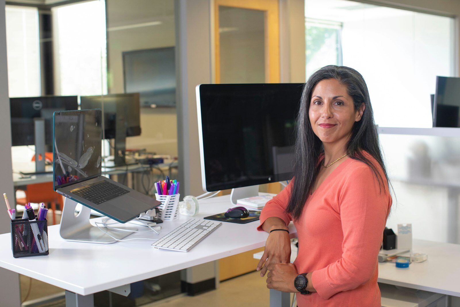 O estigma da “mãe menos disponível” no mercado de trabalho
