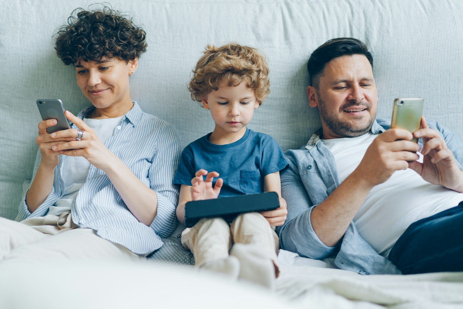 Tecnologia que Ampara: Ferramentas Úteis para Mães e Pais Únicos em Portugal